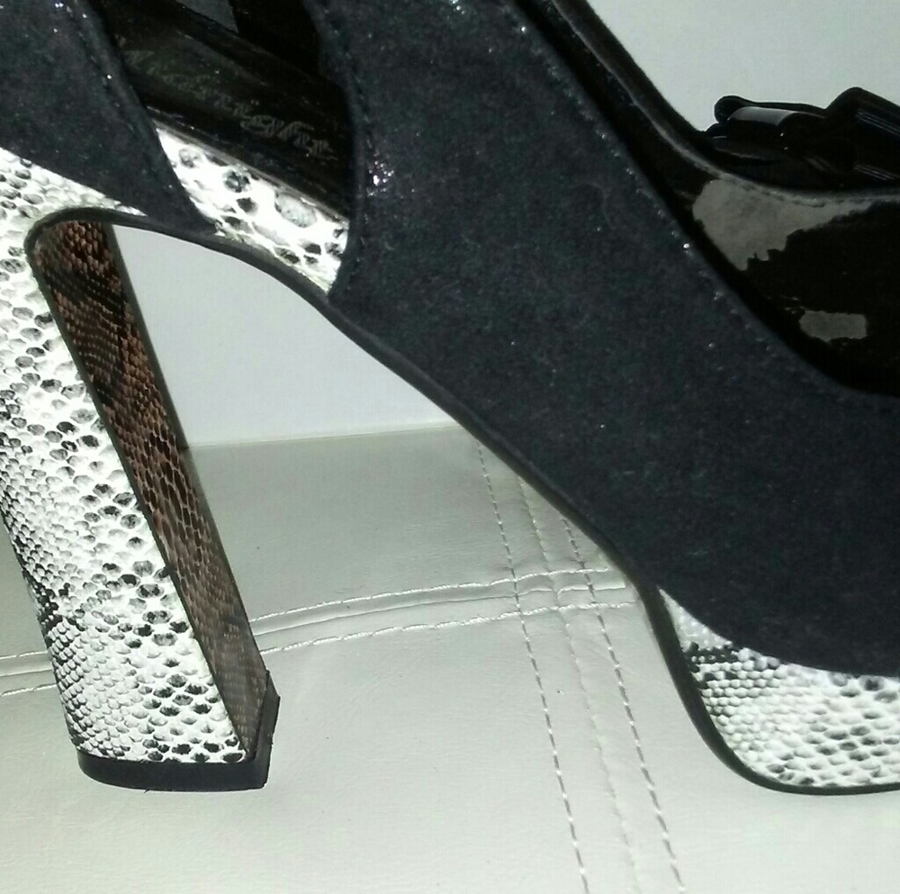 Shoes - Picture 4 of 8